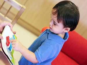 A/P Leher Singh's research finds advantages for bilingual infants